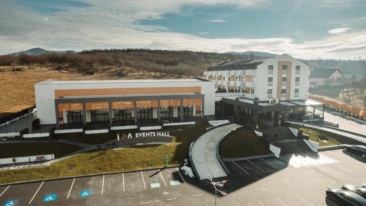 Iza Hotel Sighetu Marmaţiei Exterior foto